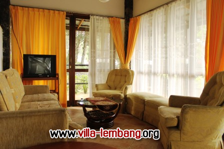 villa istana bunga,sewa villa di lembang,villa di lembang