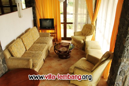 villa istana bunga,sewa villa di lembang,villa di lembang