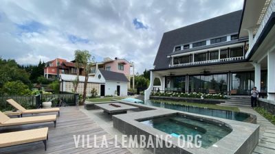 Villa di Lembang untuk Liburan Rombongan dengan View Alam Gunung